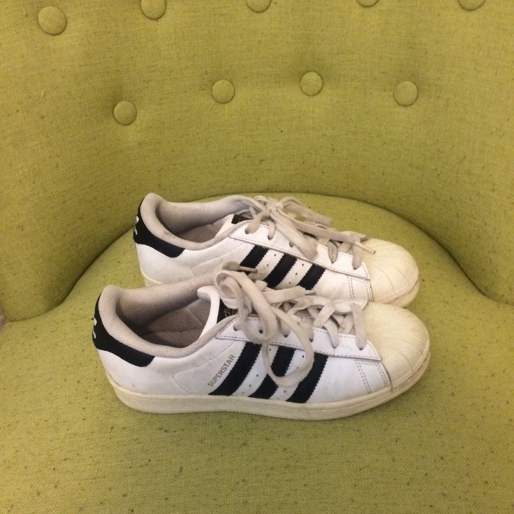 Adidas Superstar size 7 ⚜️